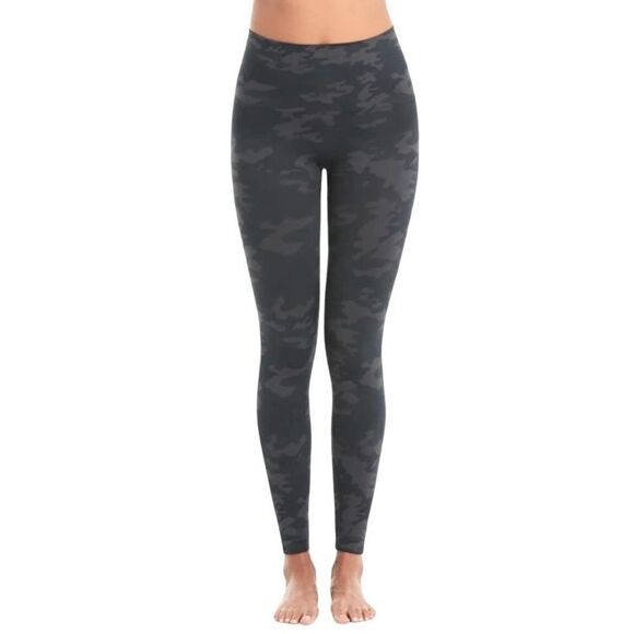 Spanx Camouflage Look At Me Now Seamless Leggings Size Medium - Picture 1 of 6
